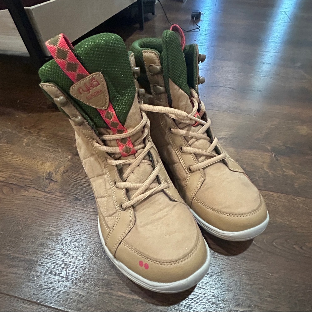 Ryka Aurora Boots sz 7